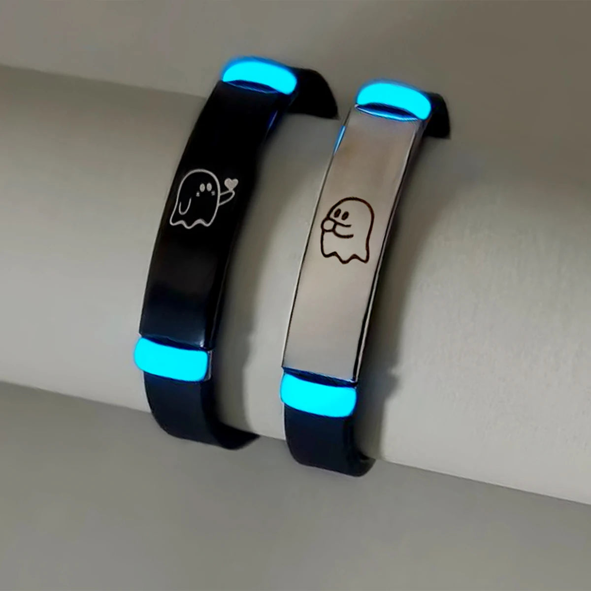 2 pieces/set Luminous accessories Cute fairy hand compared to mood Couple bracelet Ladies Fashion promise silicone bracelet